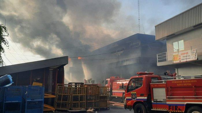 Gudang JNE di Cimanggis Kebakaran 