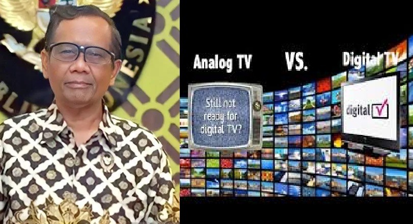 Menteri Koordinator Bidang Politik, Hukum, dan Keamanan (Menko Polhukam) Mahfud MD saat menyampaikan press update terkait pemindahan analog ke digital yang dipantau dari Youtube Kemenko Polhukam, Jakarta, Kamis (3/11/2022). 