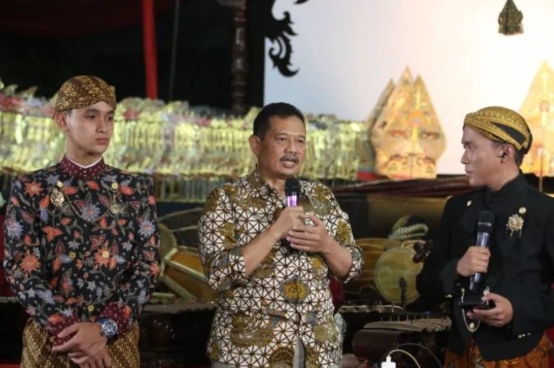 Deputi Bidang Koordinasi Revolusi Mental, Pemajuan Kebudayaan dan Prestasi Olahraga Kemenko PMK Didik Suhardi (tengah). (Ant/HO-Humas Kemenko PMK).