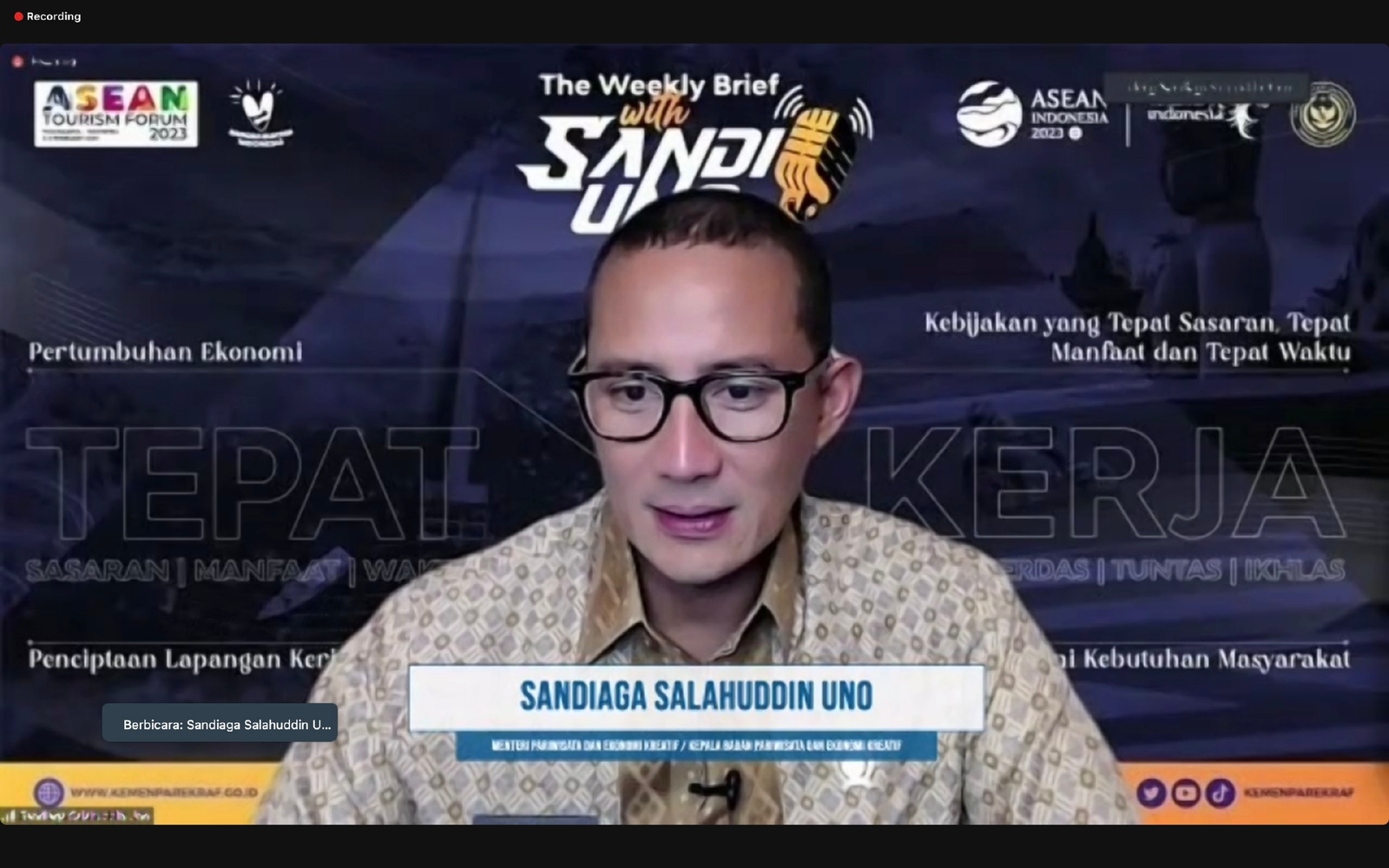 Menparekraf Sandiaga Uno imbau maskapai penerbangan patuhi prosedur dan aturan yang berlaku dalam upaya menjamin keselamatan wisatawan, sehingga pariwisata mampu mengakselerasi pertumbuhan ekonomi