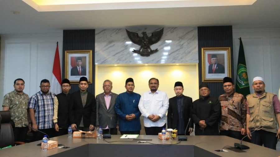 Menteri Agama Yaqut Cholil Qoumas menerima menerima Audiensi Prof. Mohd. Roslan bin Mohd Noor dari University of Malaya
