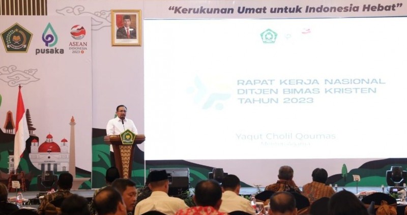 Menteri Agama Yaqut Cholil Qoumas saat memberikan sambutan para Rakernas Ditjen Bimas Kristen tahun 2023 di Jakarta, Senin, malam (27/2/2023)