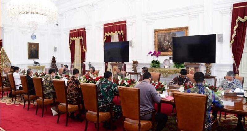 Presiden Joko Widodo beserta jajarannya melakukan rapat internal di Istana Merdeka, Jakarta, pada Jumat, 24 Maret 2023. (BPMI Setpres/Lukas)