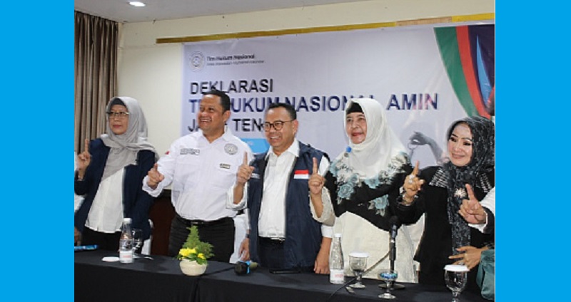 Co-Captain Tim Nasional Pemenangan Anies-Muhaimin (Timnas AMIN) Sudirman Said dan Ketua THN AMIN Ari Yusuf Amir pada deklarasi THN AMIN Jawa Tengah di Semarang, Jumat (5/1/2024)