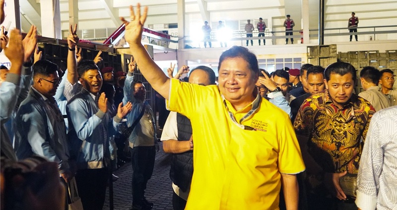 Ketua Umum Partai Golkar Airlangga Hartarto pada acara Debat Pilpres 2024 seri III di Istora Senayan, Jakarta, Minggu (7/1/2024)