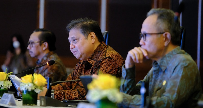 Menteri Koordinator Bidang Perekonomian Airlangga Hartarto dalam Rapat Koordinasi Dewan Nasional Keuangan Inklusif (DNKI), Jumat (22/3/2024).
