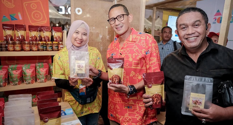 Menparekraf/Kabaparekraf Sandiaga Salahuddin Uno, tahun ini AKI 2024 akan melibatkan tujuh subsektor ekonomi kreatif yakni Kuliner, Kriya, Fesyen, Aplikasi, Musik, Film, serta Game