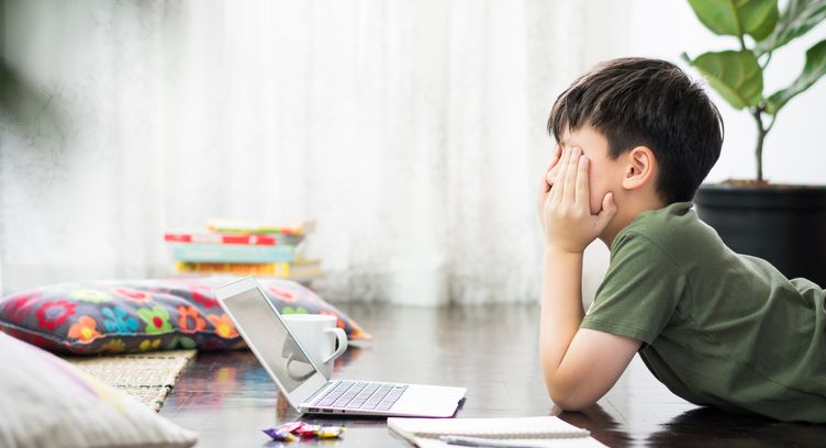 Waspada! 4 Dampak Negatif Kecanduan Pornografi pada Anak