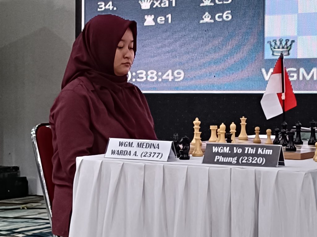 JAPFA Chess Festival ke-14 2024: Tertinggal 1,5 - 4,5 WGM Medina Belum Mau Menyerah, 10 Pecatur Buka Peluang Rebut Juara Kategori Open