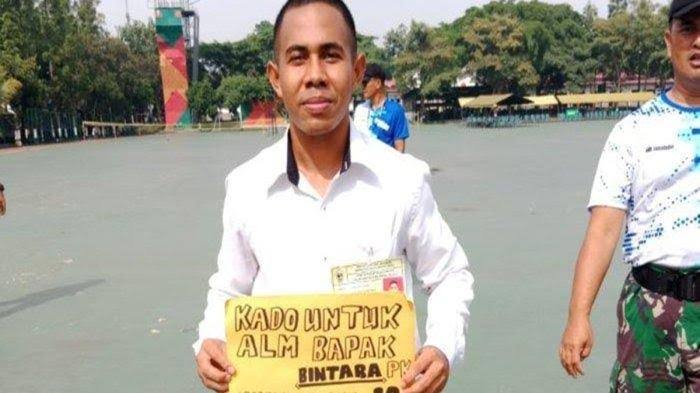 Sempat Gagal, Akhirnya Joni Pemanjat Tiang Bendera Lulus TNI AD