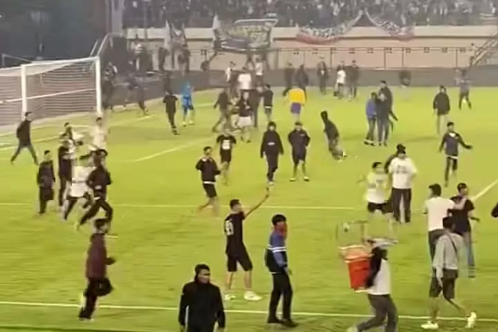Persib Umumkan 21 Orang Terluka Usai Kerusuhan Persija vs Persib di Stadion Jalak Harupat