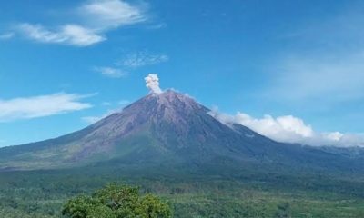 Gunung Semeru Tunjukkan Aktivitasnya Kembali dengan Mengeluarkan Letusan Setinggi 700 Meter