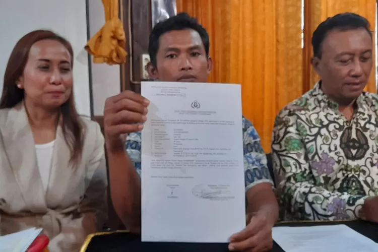 Gegara Tak Sengaja Tambal Rumah Bocor Pakai Atribut Kampanye Bupati, Tukang Pijit Dijadikan Tersangka