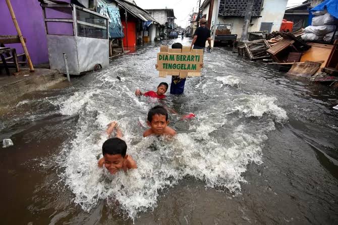 Banjir Rob di Pesisir Jakarta Bukan karena Hujan Deras