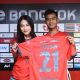 Arhan Pratama Berlabuh di Bangkok United Tahun Ini, Sang Istri Ikut Dampingi Proses Penandatanganan Kontrak