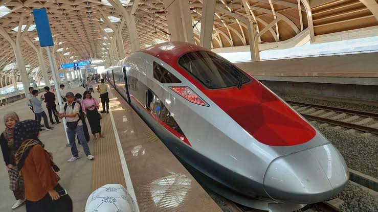 Kereta Whoosh Siapkan 173 Ribu Tiket Selama Libur Isra Mi'raj dan Imlek