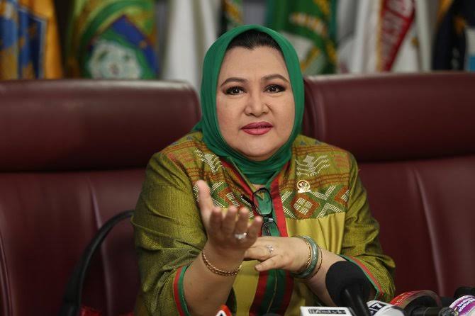 Emilia Contessa Dimakamkan di Banyuwangi, Meninggal karena Serangan Jantung
