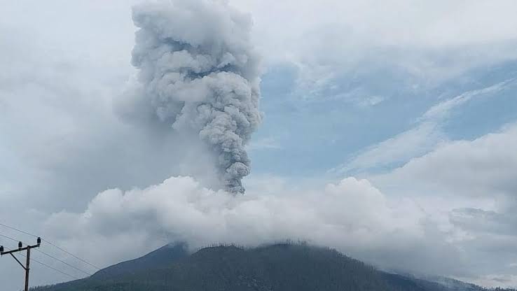 Gunung Lewotobi Laki-Laki Meletus Dalam 6 Jam pada 8 Maret 2025