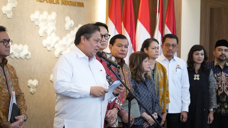 Terima Masukan Asosiasi Pelaku Usaha Respon Kebijakan Tarif Amerika, Menko Airlangga Tegaskan Tidak Semuanya Gelap