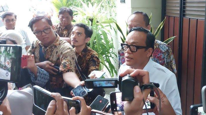 Batasan Usia Pencari Kerja, Wamenaker Bilang Itu Penghambat