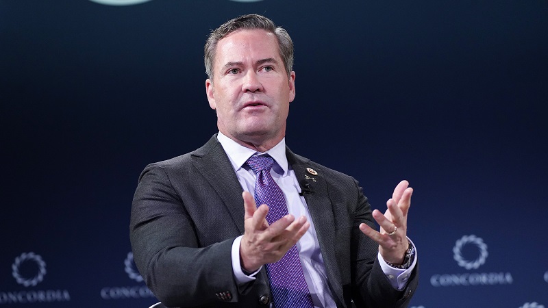 Mike Waltz, Penasehat Keamanan Nasional Trump, Mundur setelah Keliru Ikut Sertakan Wartawan