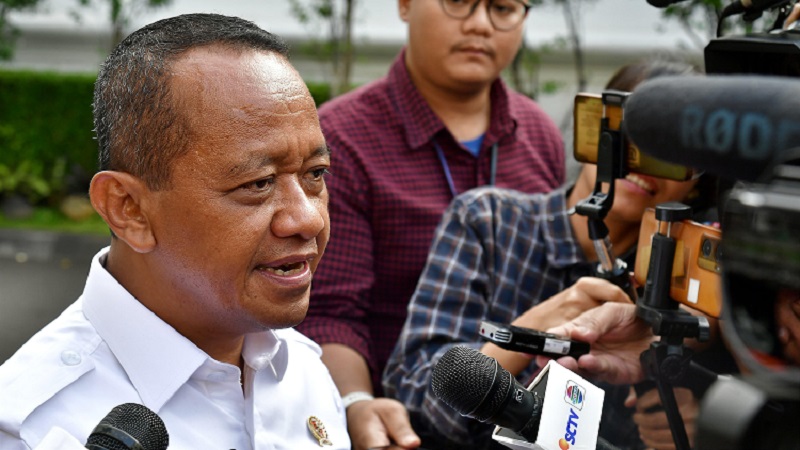 Menteri ESDM Bahlil Lahadalia menyampaikan keterangan kepada awak media usai Presiden Prabowo Subianto menggelar pertemuan bersama sejumlah jajaran menteri Kabinet Merah Putih di Istana Merdeka, Jakarta, Selasa, 20 Mei 2025. (BPMI Setpres)