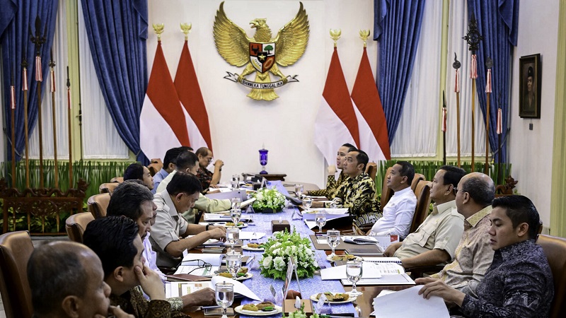 Presiden Prabowo Subianto memanggil sejumlah menteri dan satuan tugas (satgas) hilirisasi ke Istana Merdeka, Jakarta, pada Jumat, 23 Mei 2025. (BPMI Setpres)