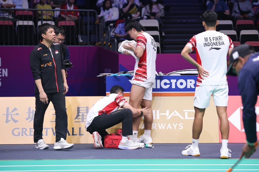 Hasil Piala Sudirman 2025: Sempat Dapat Perawatan Medis, Danil/Fikri Kunci Kemenangan atas Denmark Rebut Juara Grup