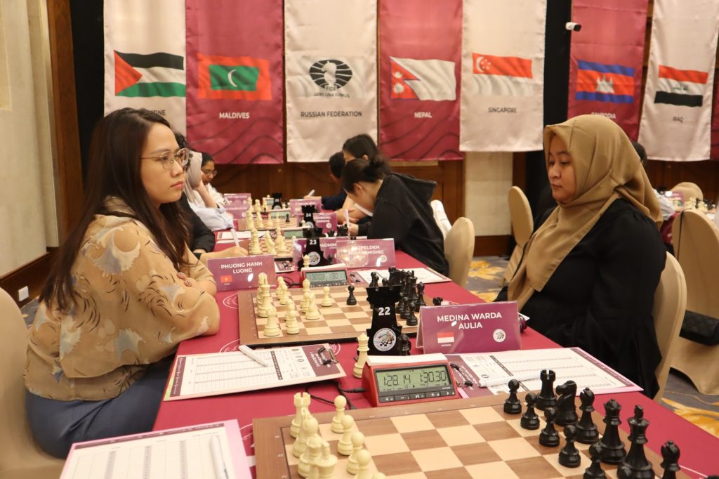 Asian Individual Chess Championship 2025: GM Novendra Priasmoro Tahan Juara Piala Dunia Catur Wanita GM Aleksandra, IM Medina Bangkit Petik Menang