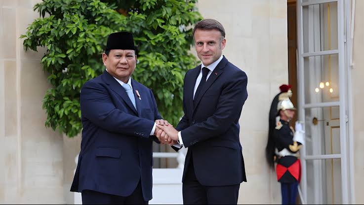 Kunjungan Macron ke Indonesia : Deklarasikan Visi Bersama Menuju 100 Tahun Diplomatik