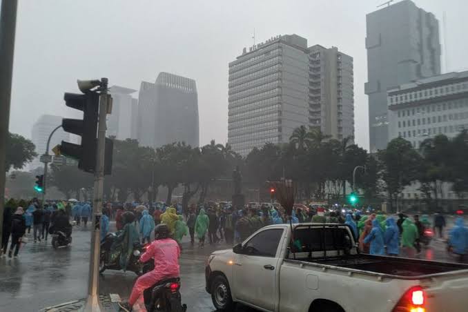 Cuaca Jakarta 21 Mei 2025 : Sebagian Wilayah Bakal Diguyur Hujan Petir Sore Hari