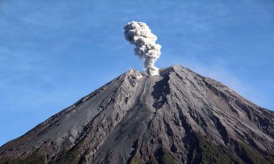 Gunung Semeru Kembali Erupsi, Muntahkan Abu Vulkanik Hingga 1.2 Kilometer ke Langit