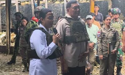 Pakai Rompi Anti Peluru, Menkeu Sri Mulyani dan Menham Sjafrie Kunjungi Garda Terdepan Papua