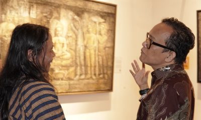 Ketika Wamenaker Menghitung Buddha pada Goresan Sohieb Toyaroja saat Hadiri Pameran Lukisan “Borobudur: The Way of Life”