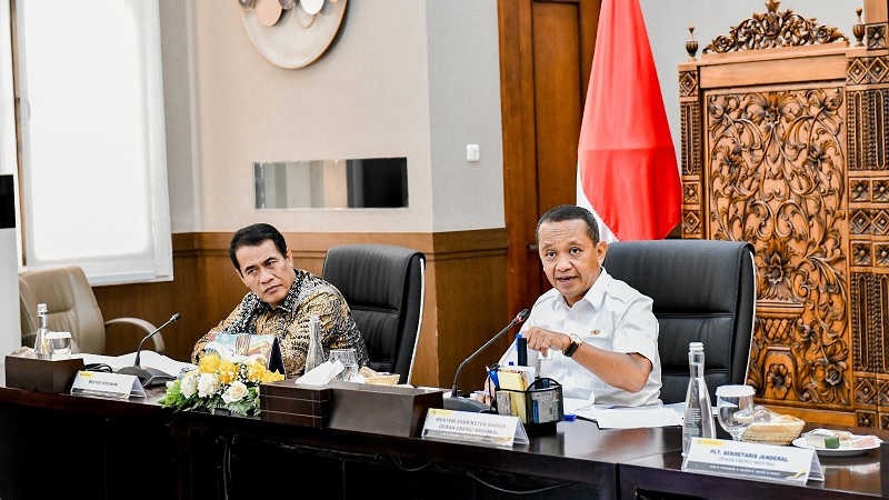 Menteri ESDM Bahlil Sampaikan Indonesia Perlu Belajar dari Brasil yang Bensinnya Pakai Tebu