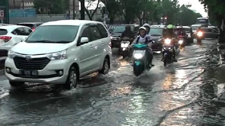 Cuaca Jakarta 17 Juli 2025 : Hujan Ringan pada Sore Hari di Beberapa Wilayah
