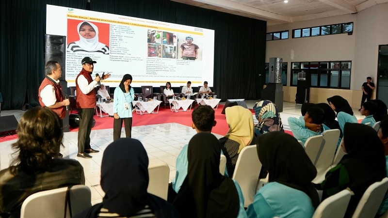 Pengadaan 15.000 laptop untuk siswa sekolah rakyat dipastikan Menteri Sosial (Mensos) Saifullah Yusuf (Gus Ipul) akan transparan dan akuntabel. (Kemensos)