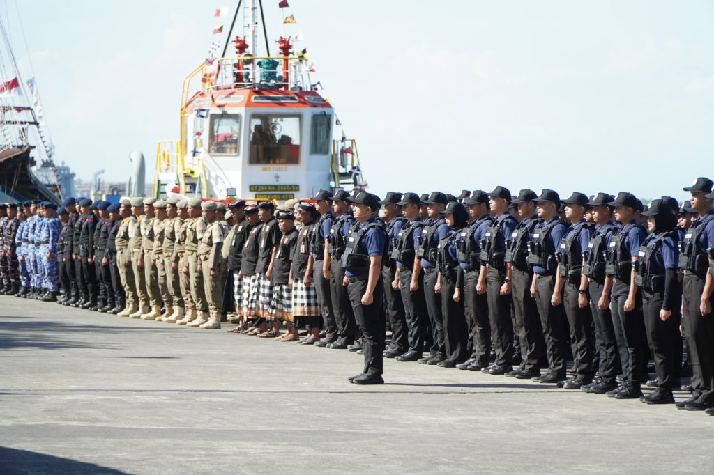 Bentuk Komitmen Lindungi Pulau Dewata, Kakanwil Kemenkum Bali Saksikan Pengukuhan Satgas Patroli