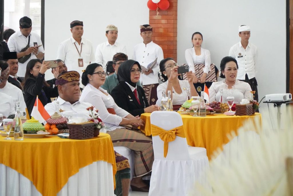 Dukung Reintegrasi Sosial Warga Binaan, Kakanwil Kemenkum Bali Hadiri Penyerahan Remisi HUT RI ke-80