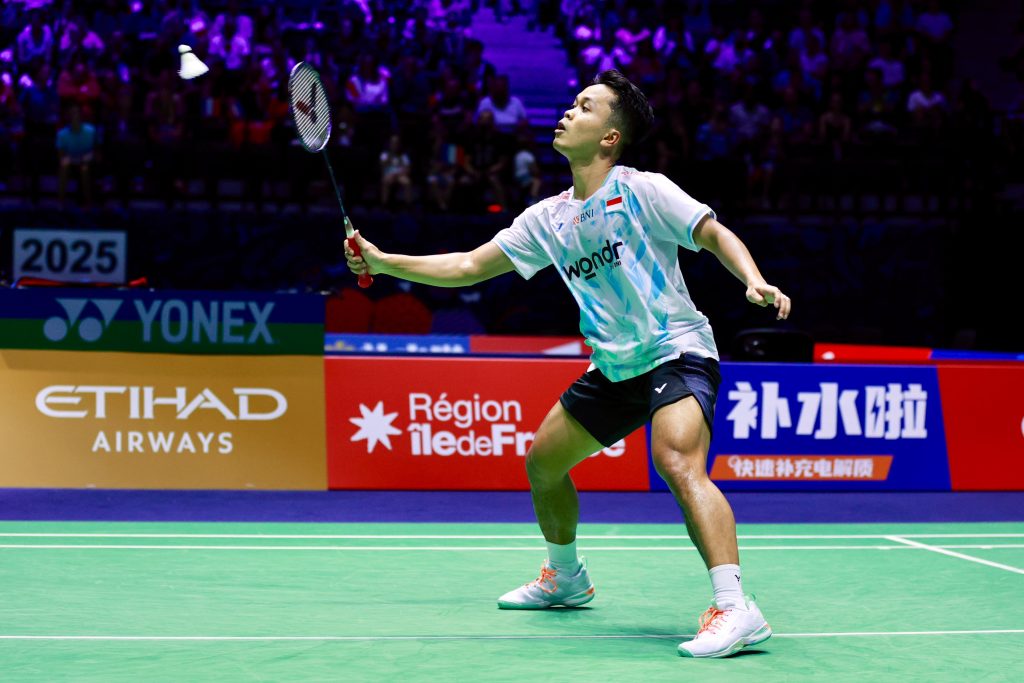 Kejuaraan Dunia 2025: Kurang Cepat Antisipasi Perubahan Permainan, Anthony Ginting Takluk dari Jr Popov di 64 Besar