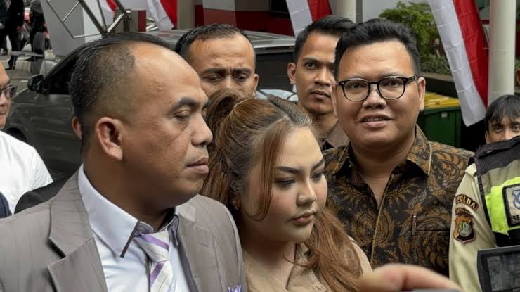 Usai Diperiksa KPK, Lisa Mariana Akui Uang dari RK untuk Jajan Anak