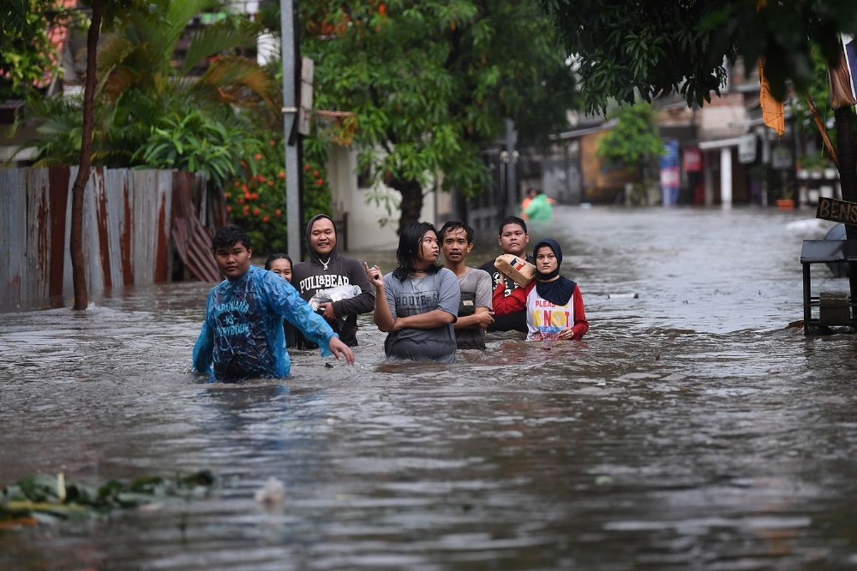 Hujan Turun, 8 RT di Jaksel Terendam Banjir hingga 1 Meter
