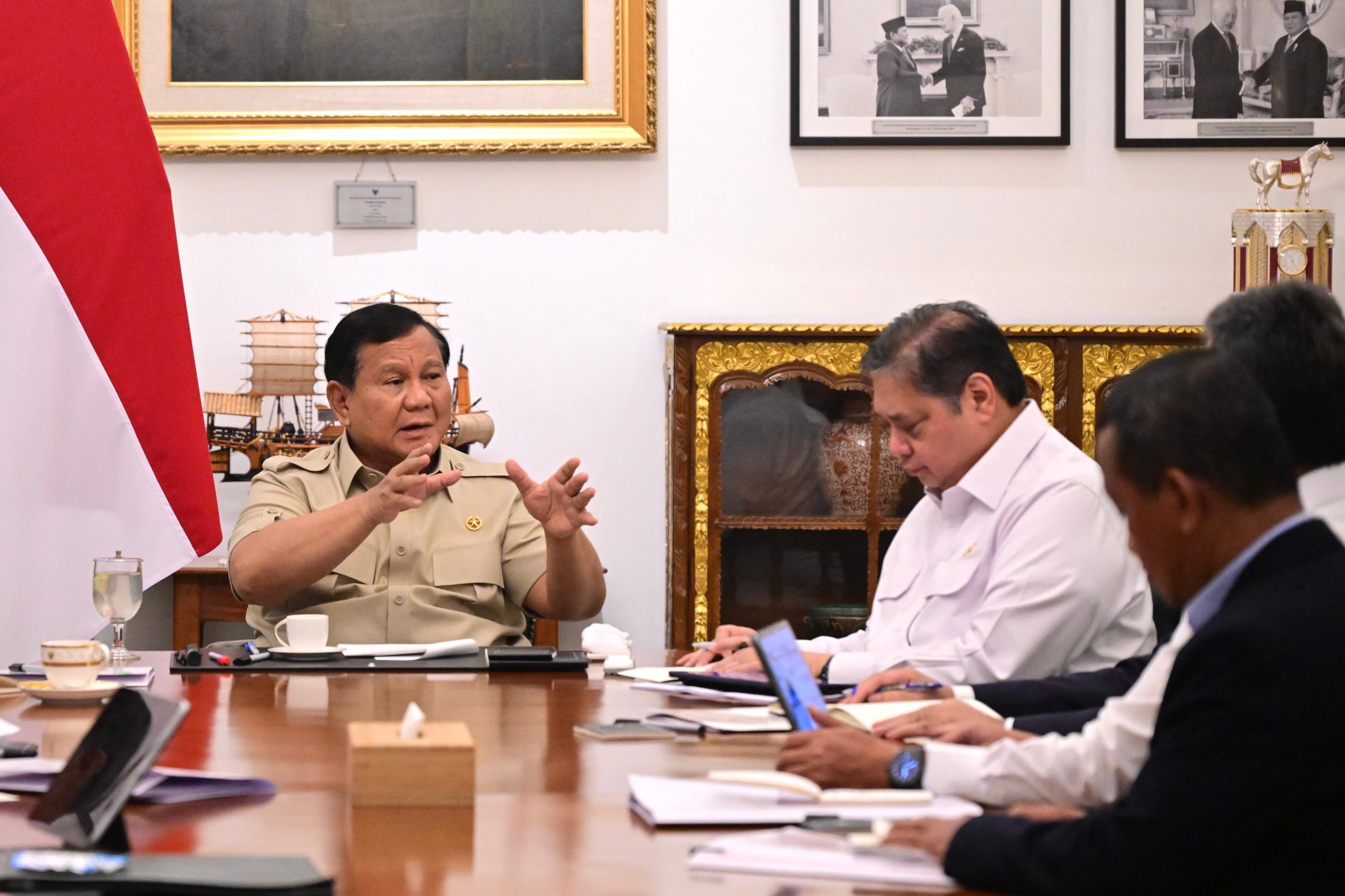 Ratas di Istana, Pemerintah Bahas Perpanjangan Insentif Pajak dan Perluas Jaminan Perlindungan bagi Pekerja