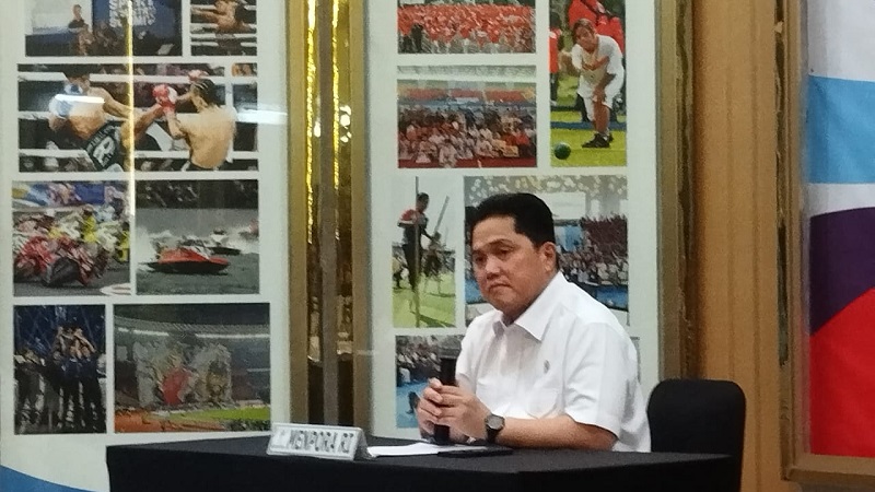 Menteri Pemuda dan Olahraga (Menpora) Erick Thohir menanggapi empat poin pernyataan IOC diantaranya melarang menggelar event dunia di Indonesia setelah penolakan penampilan atlet Israel pada Kejuaraan Dunia Senam Artistik 2025 dalam jumpa pers di Jakarta, Jumat (24/10/2025). (Gungdewan)