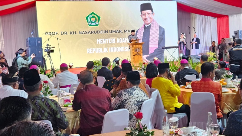 Menteri Agama (Menag) Nasaruddin Umar meresmikan Gereja Katedral “Hati Yesus yang Mahakudus” Makassar, Sulawesi Selatan, Kamis (30/10/2025) malam, lebih baik rumah ibadah yang megah hadir di mana-mana daripada berdirinya rumah-rumah maksiat atau tempat perjudian. (Kemenag)