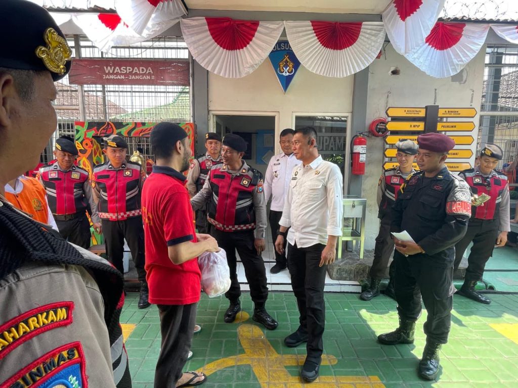 Kalapas Jember Pantau Proses Pelayanan Kunjungan WBP, Pastikan Bebas Pungli