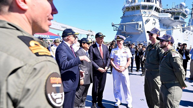 Perkuat Kerja Sama Pertahanan, Presiden Prabowo Didampingi PM Albanese Tinjau Armada Andalan Kapal HMAS Canberra