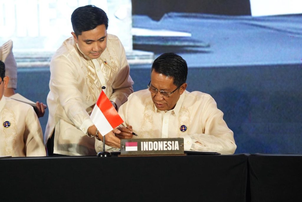 Cegah Pelaku Kejahatan Lintas Negara, Menteri Hukum Supratman Tandatangani ASEAN Treaty on Extradition dan Galang Dukungan Keanggotaan Indonesia di HCCH