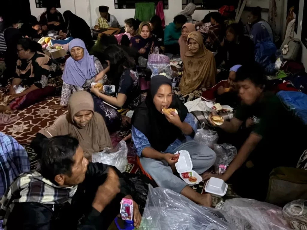 Korban Banjir di Sumatera Barat Dapat Makan Bergizi Gratis