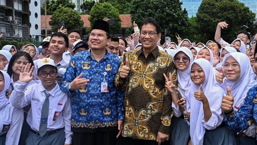 Perayaan Hari Guru Nasional di GBK Senayan, Menteri Purbaya Dapat Sambutan Luar Biasa
